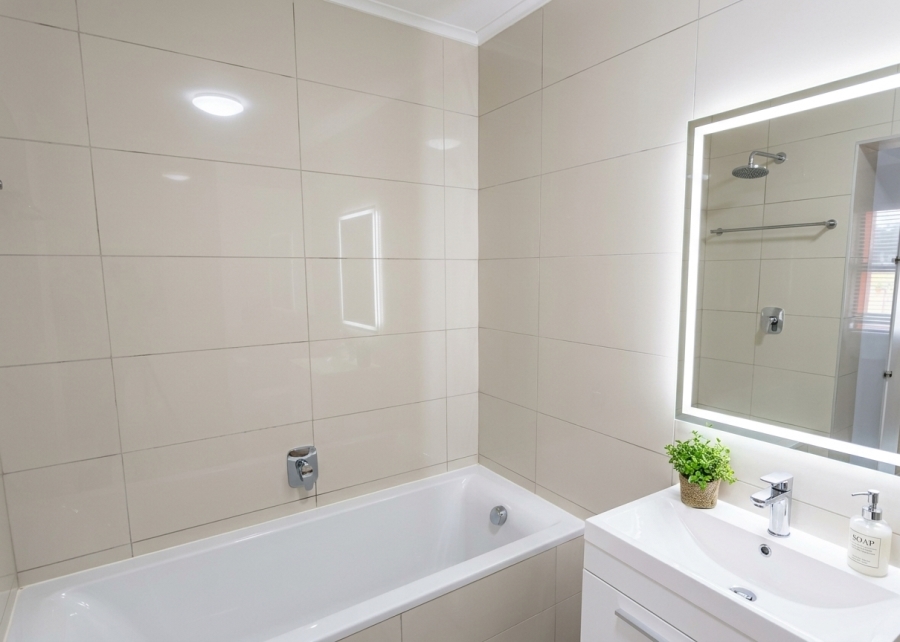 To Let 3 Bedroom Property for Rent in Observatory Western Cape